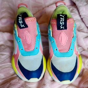 Kids PUMA sneakers